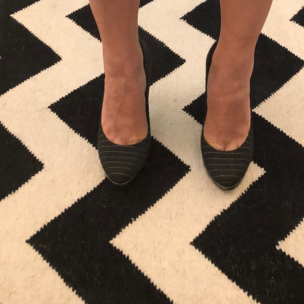 Nine West pump - Picture 2 of 5